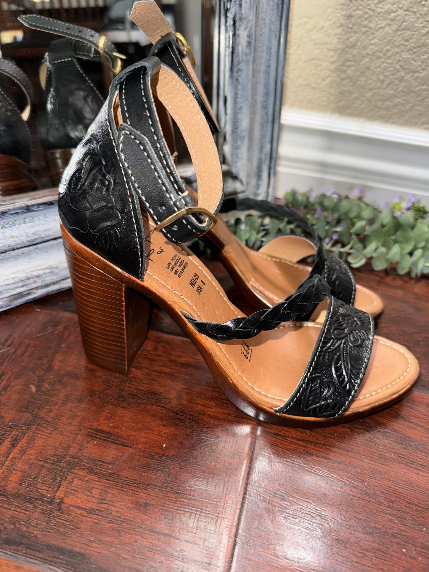 Fernanda heels black