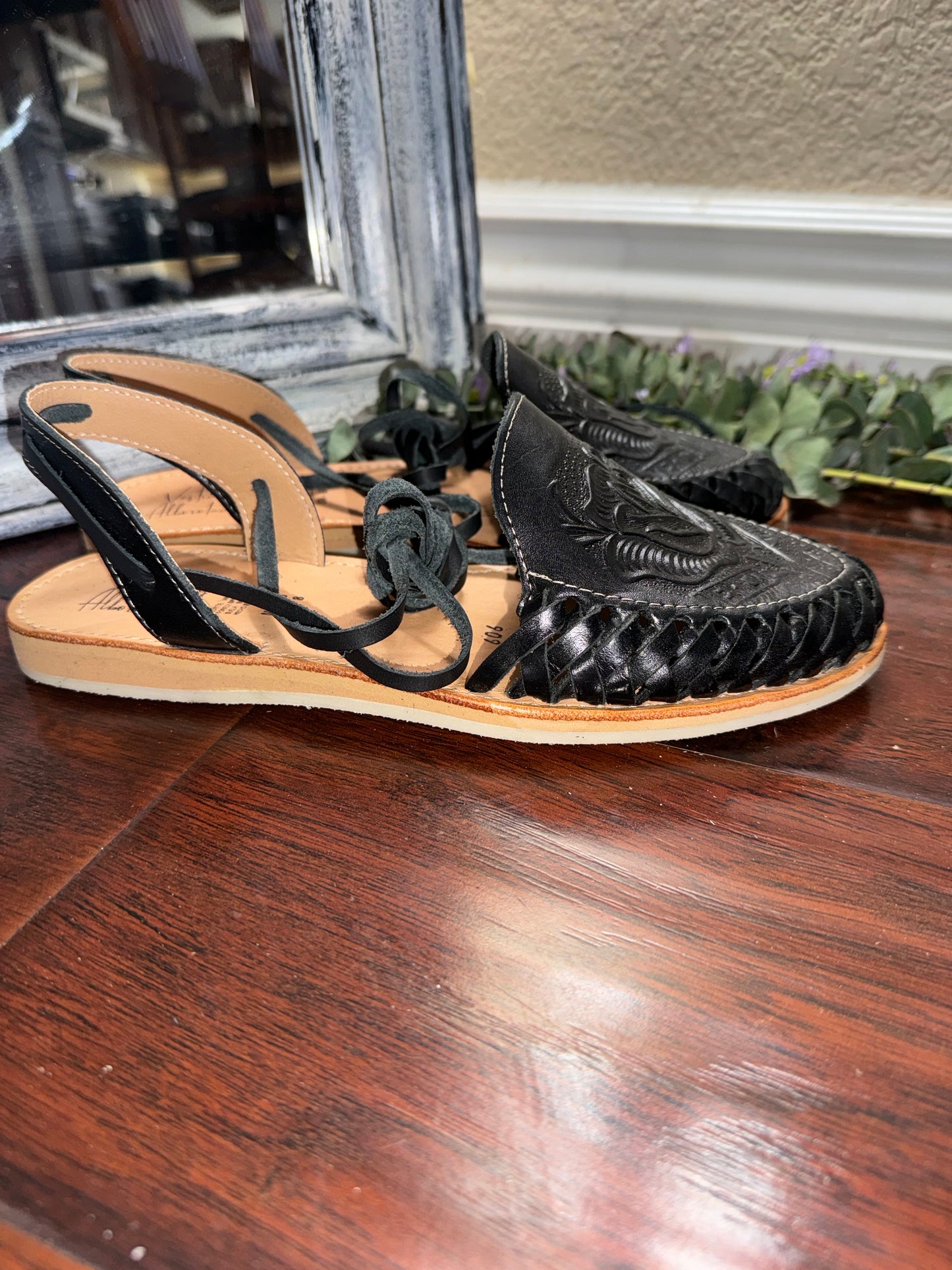 Perla Lace Up Black