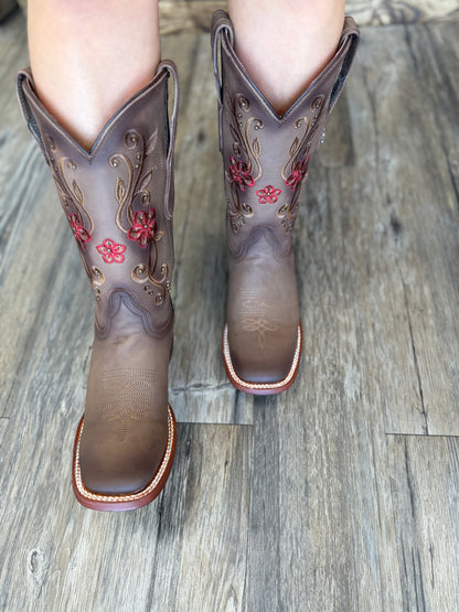 Selena Tan  Boots