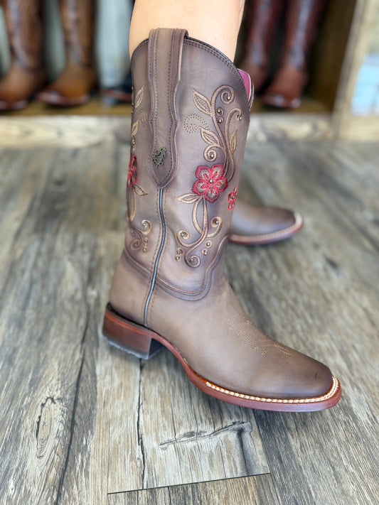 Selena Tan  Boots