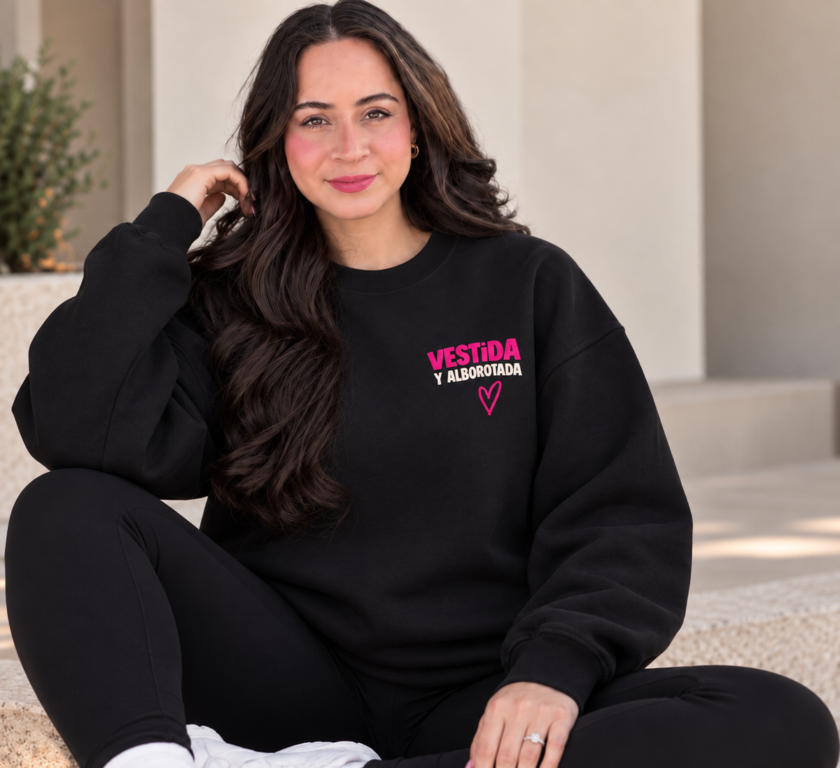 Vestida y Alborotada sweatshirt