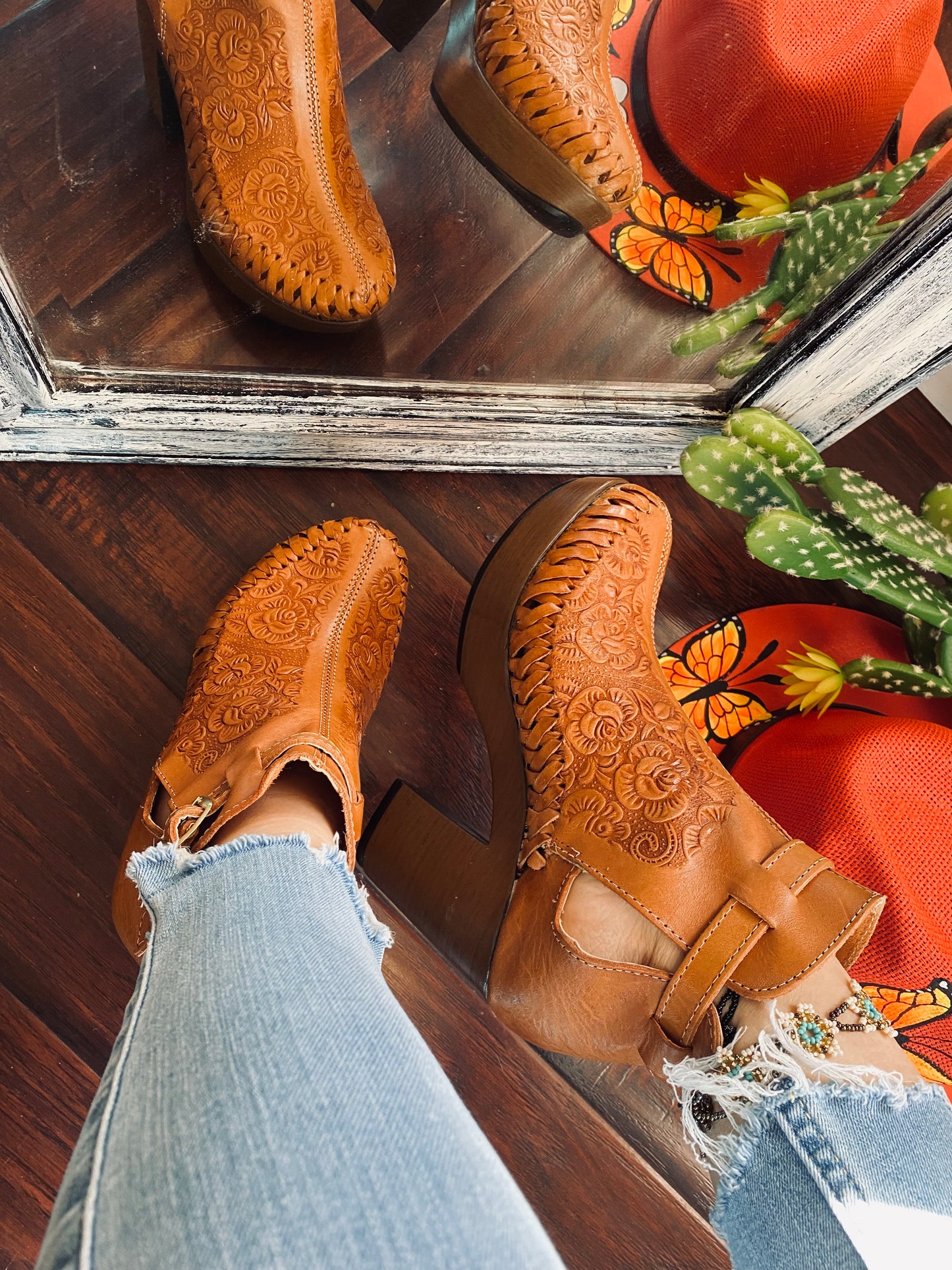 Maya booties Tan