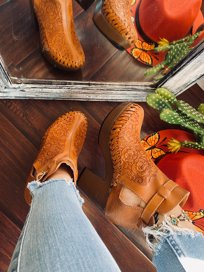 Maya booties Tan