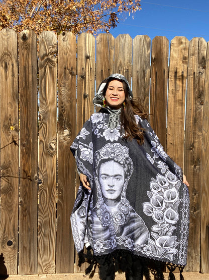 Frida Poncho