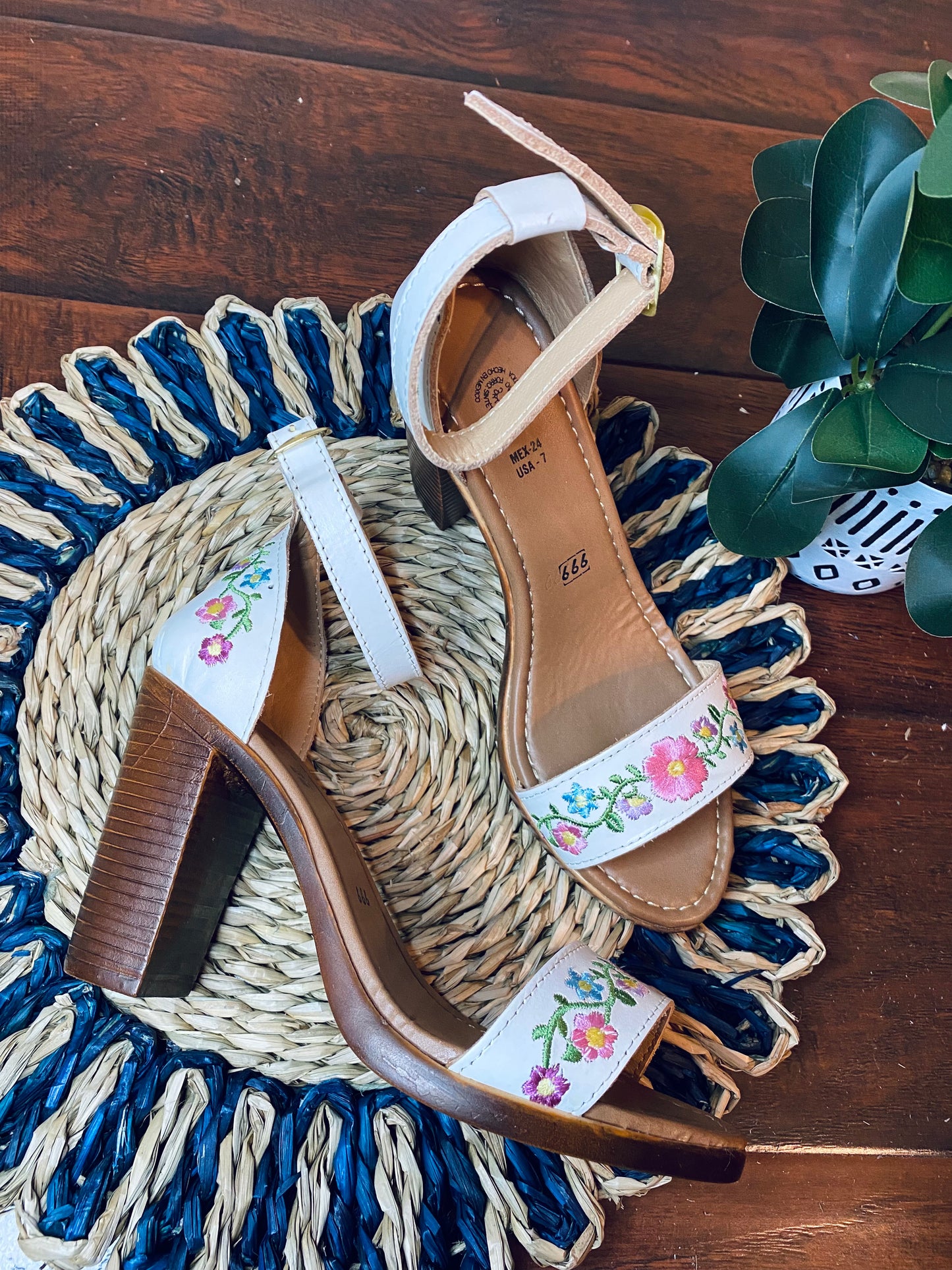 Isa heels